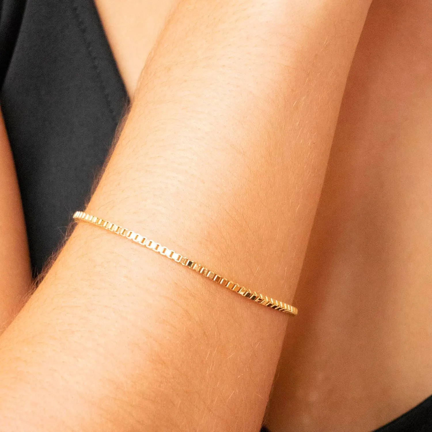 9K Yellow Gold Hollow Box Bracelet 19cm