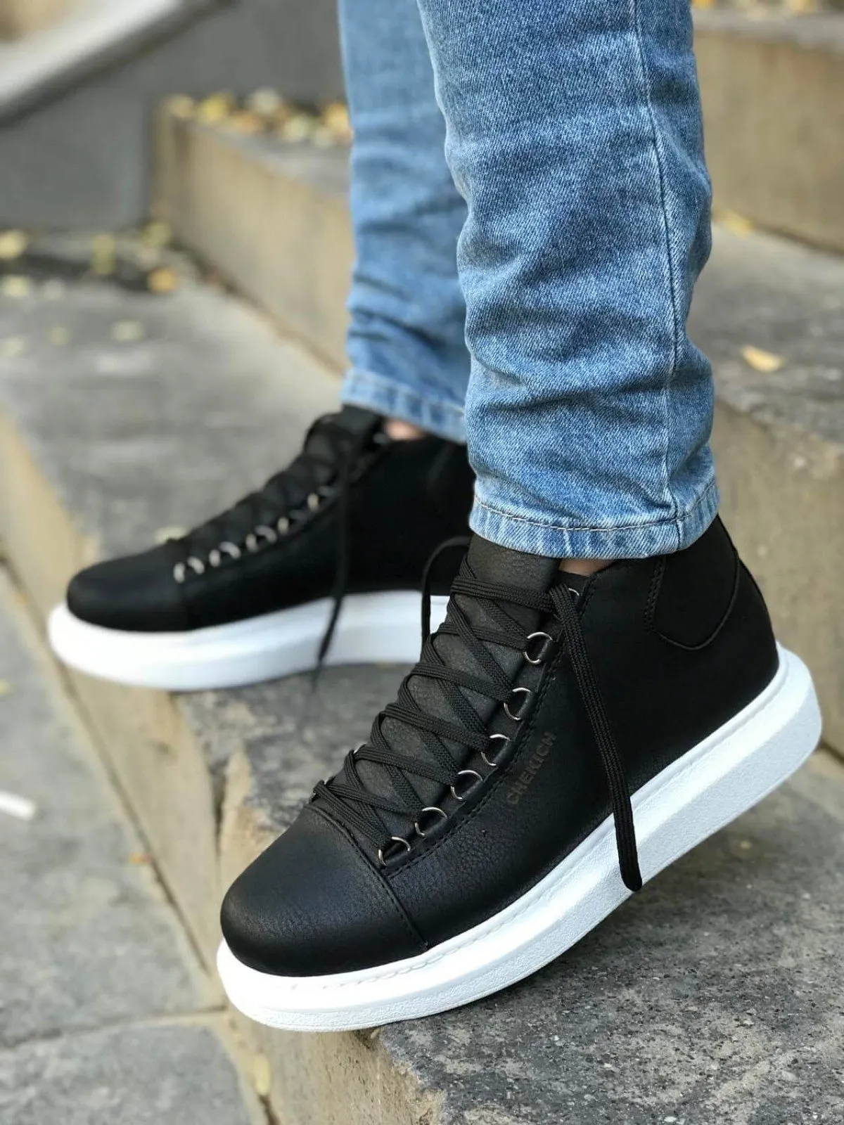 Black Mid Top Sneaker CH258