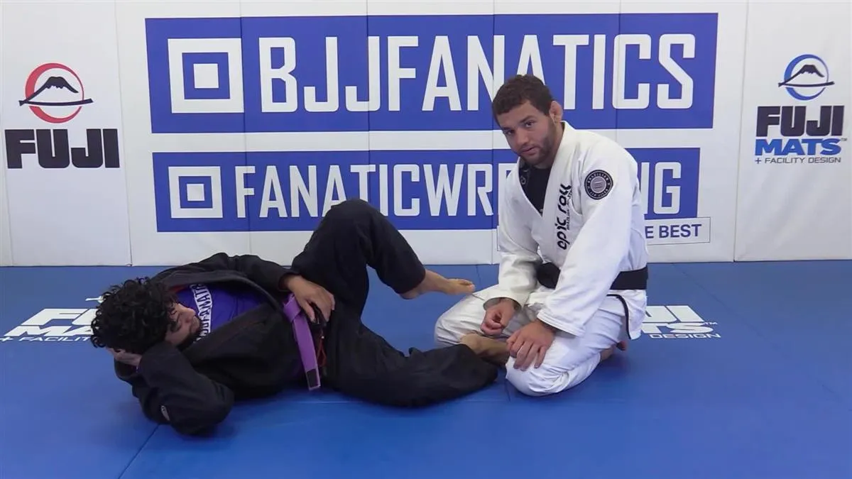 Gracie Fundamentals: Guard Passing - Dealing With Flexible Guards by Rayron Gracie