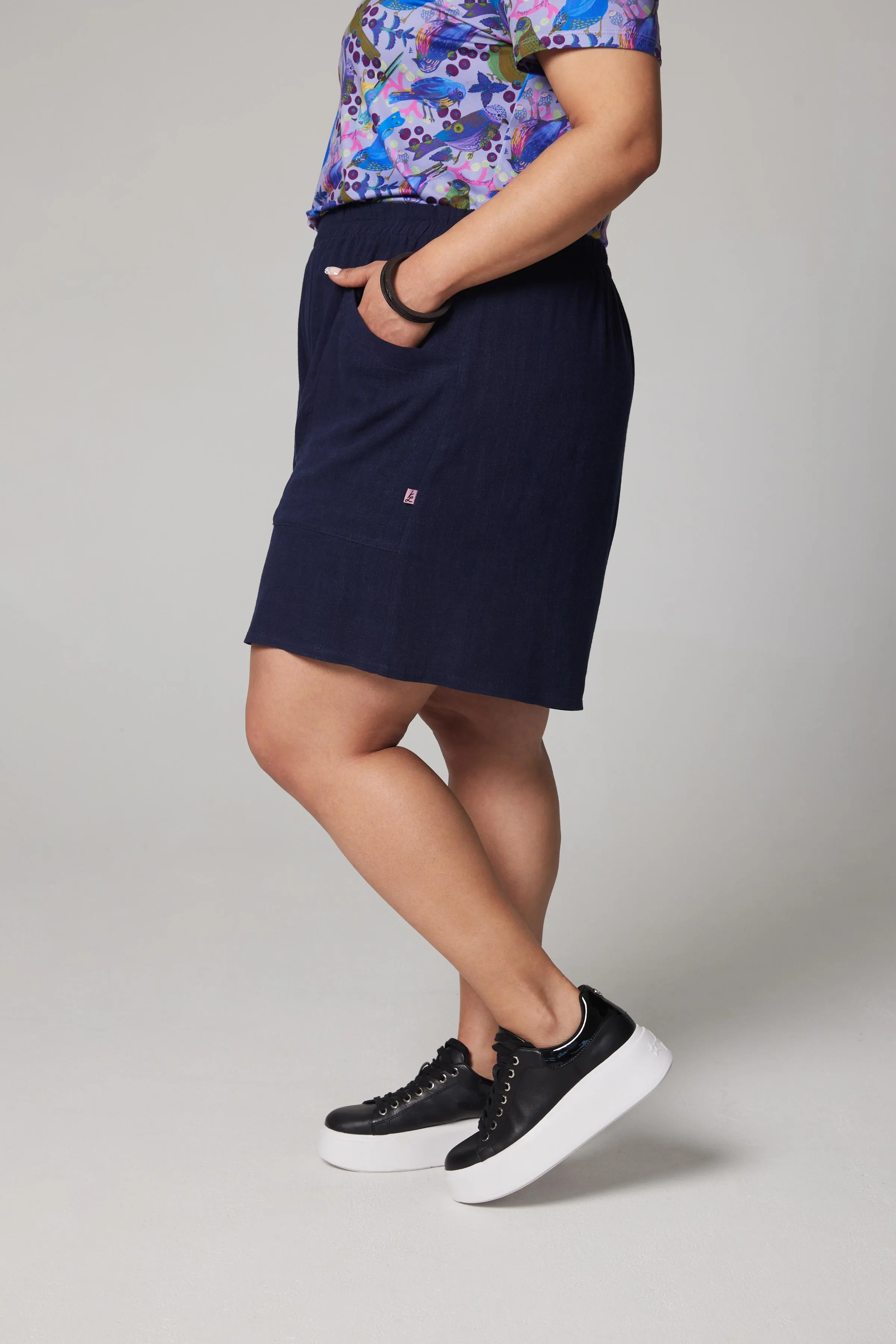 Linen Shorts - Navy