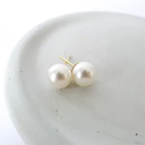 White Crystal Pearl Earstuds 8mm